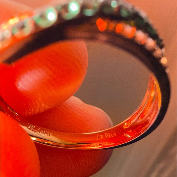 Le Vian 14K Gold 1/4ctw Natural Diamond & Emerald Crossover Band Ring Sz7 NWT - Picture 6 of 13